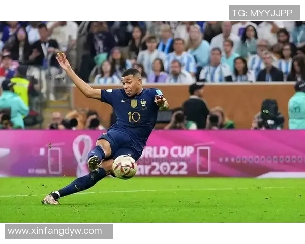 姆巴佩领衔法国队冲击世界杯冠军前景分析与个人发展轨迹回顾